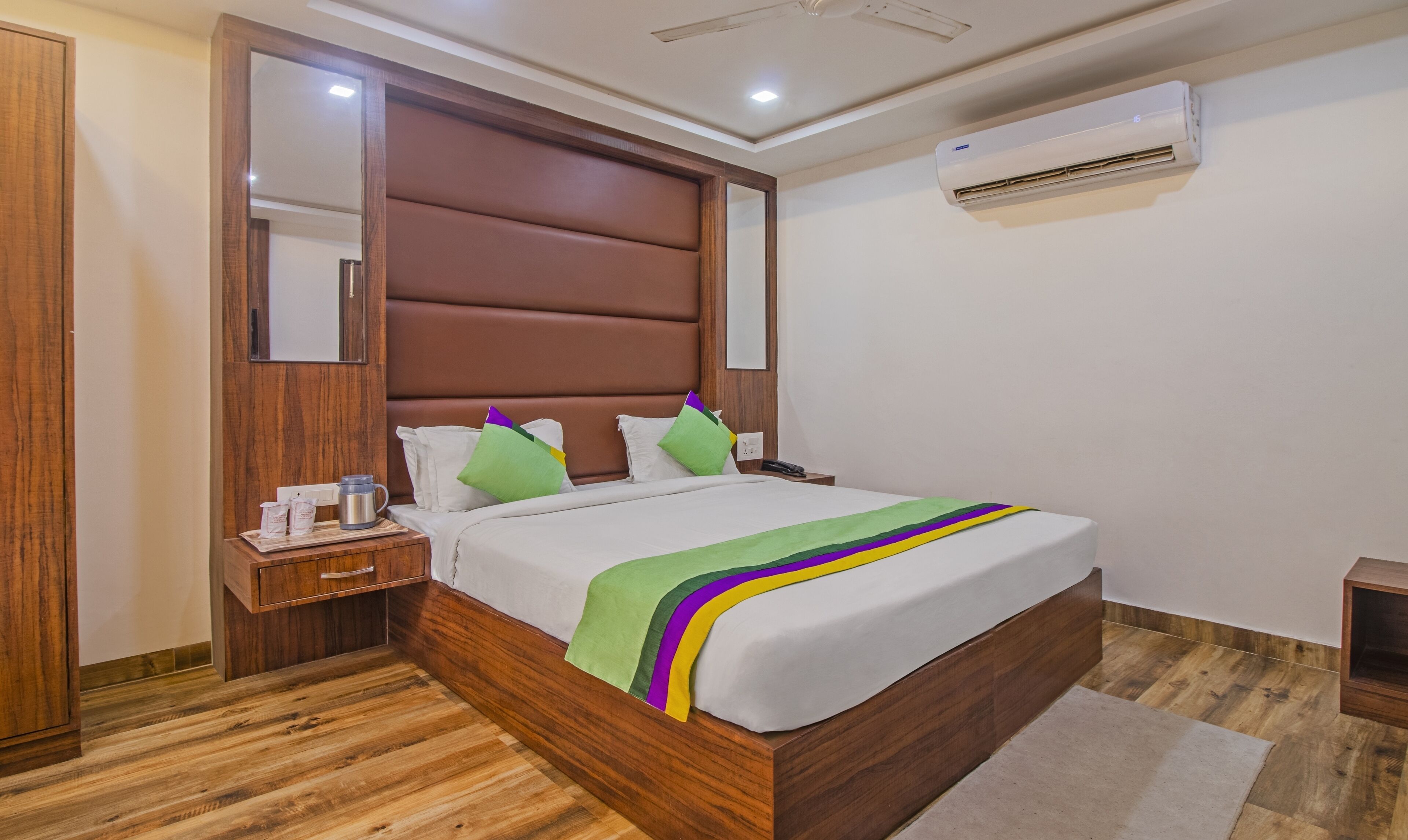 Photo - Treebo The Empire Near Taj Mahal Agra