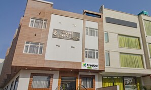 Exterior - Treebo The Empire Near Taj Mahal Agra (Agra)