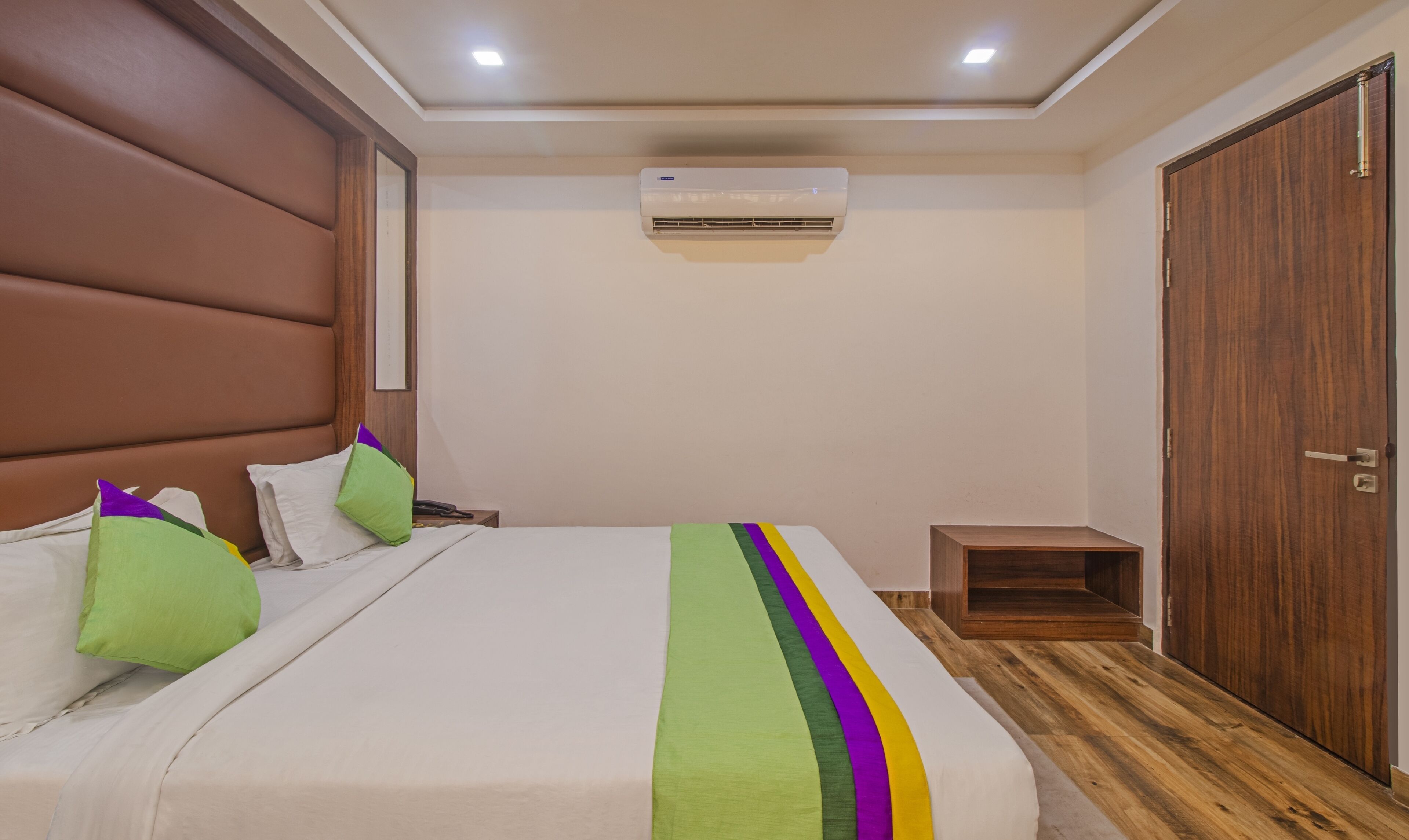 Photo - Treebo The Empire Near Taj Mahal Agra