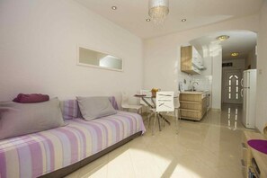 TV - Apartment in Bol with Seaview, Terrace, Air condition, WIFI (5121-4) (Bol)