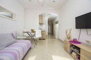 2 bedrooms, free WiFi, bed sheets, wheelchair access