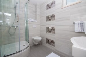 Shower, towels