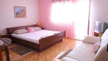 2 bedrooms, free WiFi, bed sheets