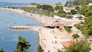 Beach - Apartment in Omiš with Seaview, Balcony, Air condition, WIFI (5129-5) (Omiš)