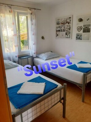 2 bedrooms, free WiFi, bed sheets, wheelchair access