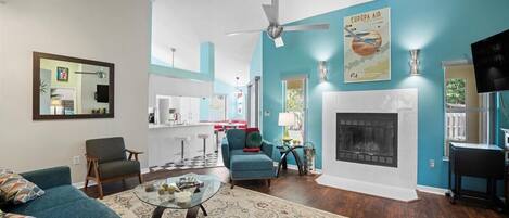 Smart-TV, peis og bøker