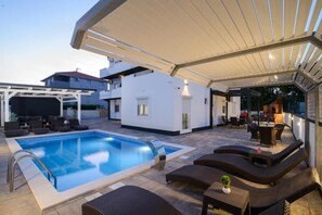 Pool - Apartment in Okrug Gornji with Seaview, Terrace, Air condition, WIFI (5134-4) (Okrug Gornji)