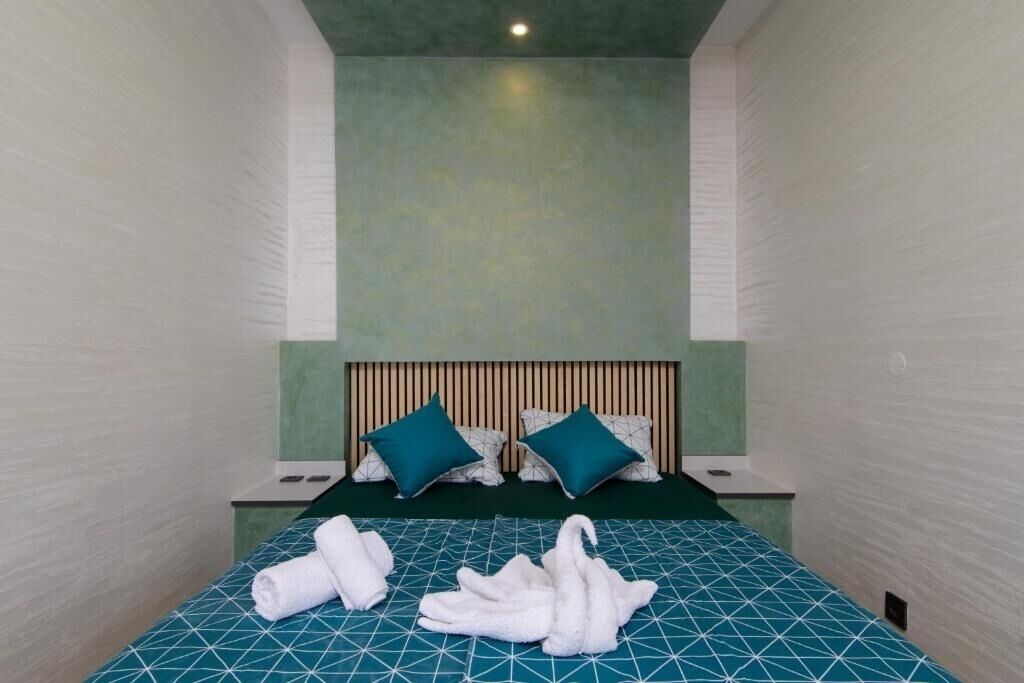1 chambre, coffres-forts dans les chambres, fer et planche à repasser