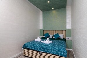 1 bedroom, in-room safe, iron/ironing board, free WiFi