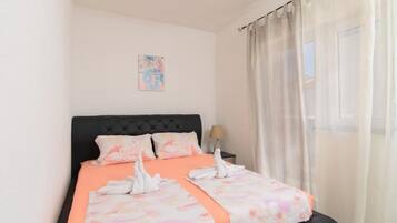 1 chambre, coffres-forts dans les chambres, Wi-Fi gratuit, draps fournis