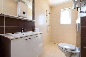 Shower, towels - Apartment in Seget Vranjica with Seaview, Terrace, Air condition, WIFI (5142-4) (Seget Vranjica)