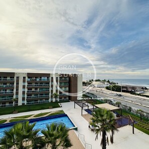 Deluxe Apartment | Pool