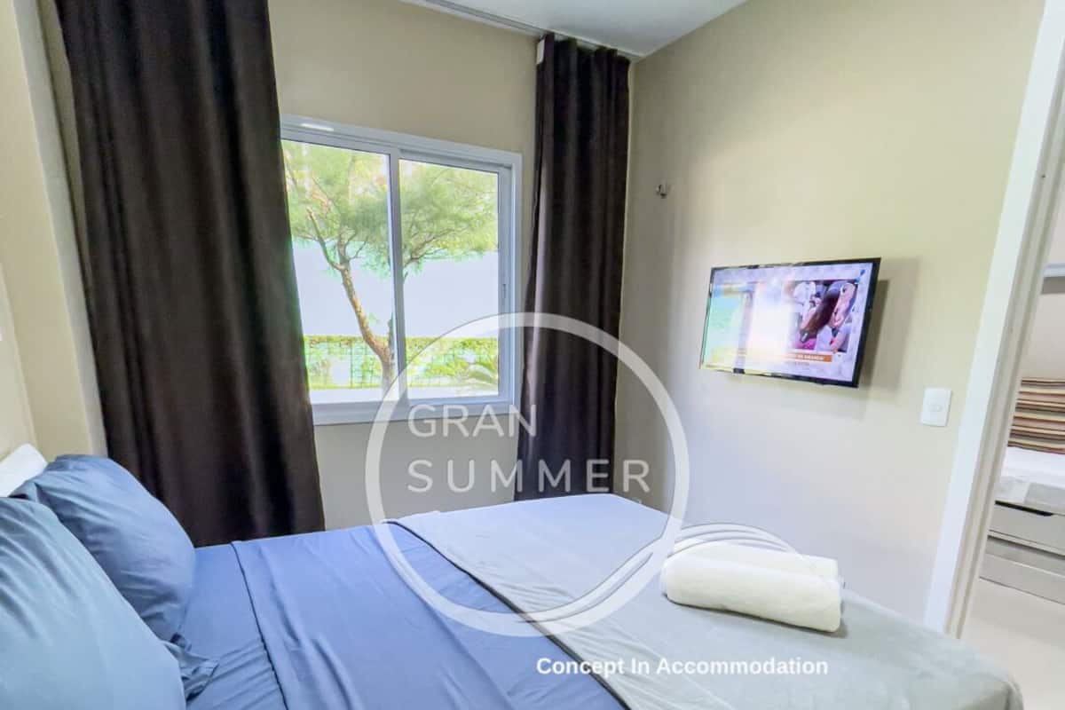 Standard Apartment | Egyptian cotton sheets, premium bedding, free WiFi