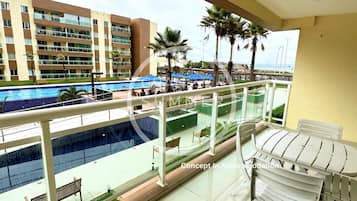 Apartemen Basic | Tempat makan outdoor