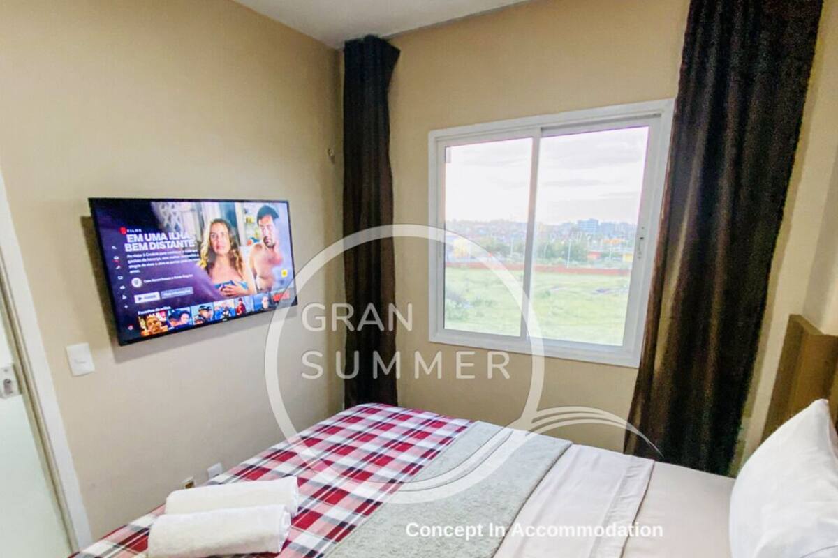 3 bedrooms, Egyptian cotton sheets, premium bedding, free WiFi
