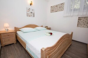 1 bedroom, free WiFi, bed sheets - Apartment in Duće with Terrace, Air condition, WIFI, Dishwasher (5146-8) (Duce)