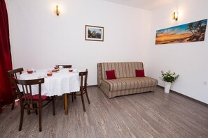Dining - Apartment in Duće with Terrace, Air condition, WIFI, Dishwasher (5146-8) (Duce)