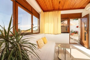 TV - Apartment in Primošten with Seaview, Terrace, Air condition, WIFI (5155-1) (Primošten)