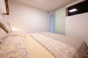 1 bedroom, free WiFi, bed sheets