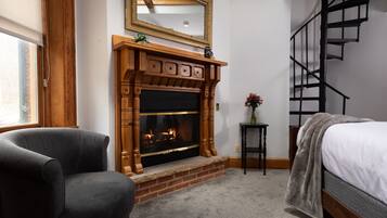 Classic Single Room | Premium bedding, individually decorated, iron/ironing board, free WiFi
