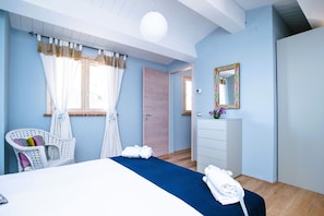 2 bedrooms, iron/ironing board, free WiFi, bed sheets - Luxury 2 Rooms Apt. Azure in Siena Resort (Trequanda)