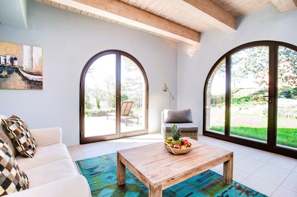 TV, DVD player - Luxury 3 Rooms Apt. Azure in Siena Resort (Trequanda)