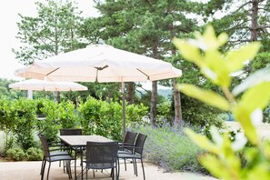 Outdoor dining - Two-story Luxury in Siena Resort at Peach (Trequanda)