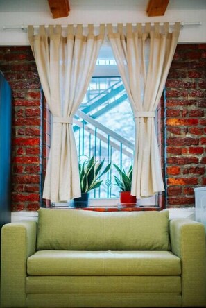 Books - Kali Host Apartment Sara (Târgu Mureș)