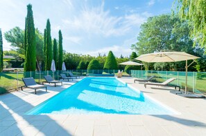 A heated pool - Luxury Mas (5 bedrooms) with heated swimming pool in an idyllic garden (Carpentras)