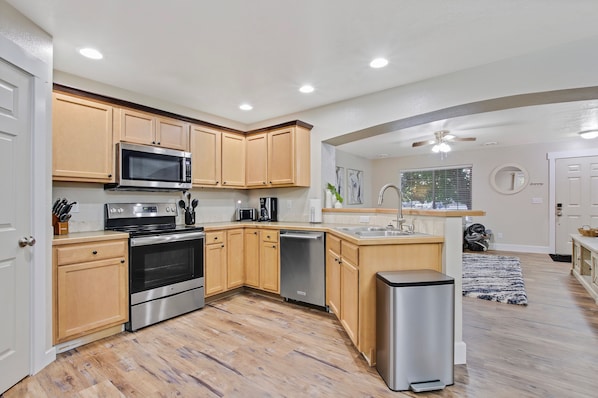 Breakfast area - Newly remodeled private home (Boise)