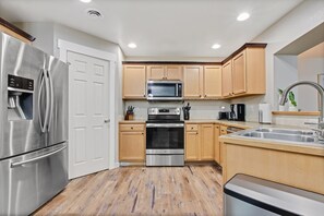 Breakfast area - Newly remodeled private home (Boise)