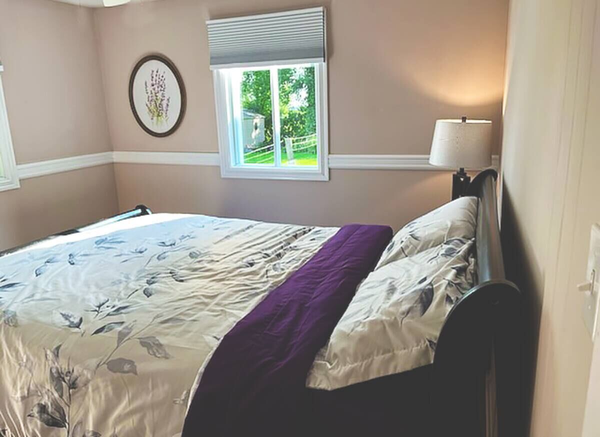 Beautiful 2 Bedroom 4-Season Cottage