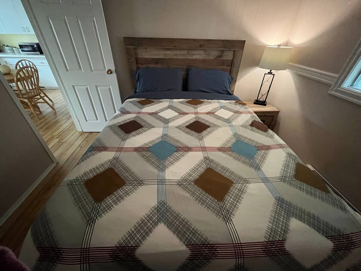 Beautiful 2 Bedroom 4-Season Cottage