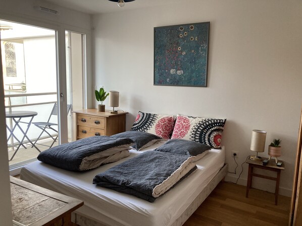 1 chambre, bureau, fer et planche à repasser, Wi-Fi gratuit