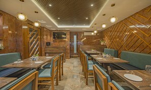 Restaurant - Treebo Gyani's (Golmuri)