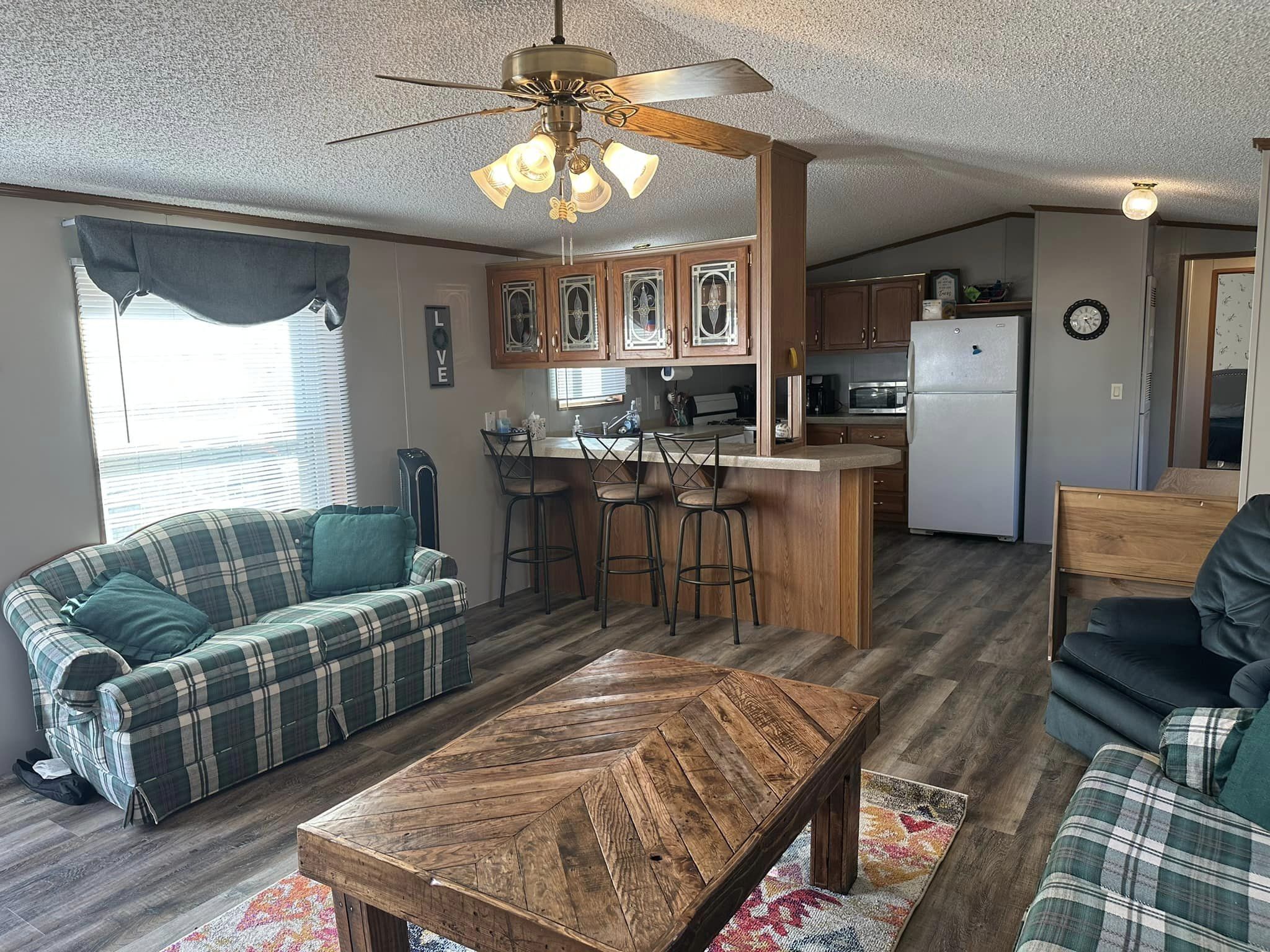 BUCKEL LODGE CALAMUS (Near Homestead Knolls Campground)