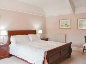 4 bedrooms, free WiFi, bed sheets - 4 bedroom accommodation in Sinderhope, near Allendale (Sinderhope, near Allendale)