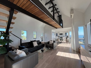 Smart TV - Black Swan Beachfront Home with Jacuzzi year round (Hampton Bays)