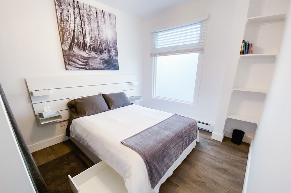 2 BDRM Downtown Sarnia Executive Suite