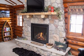 Interior - Charming Cabin Nestled along the Stony Brook Creek (Pequot Lakes)