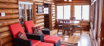 Charming Cabin Nestled along the Stony Brook Creek