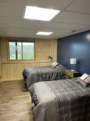 3 bedrooms, desk, iron/ironing board, free WiFi - Charming Cabin Nestled along the Stony Brook Creek (Pequot Lakes)