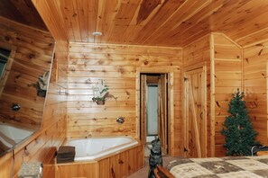 2 多间卧室、旅行婴儿床、免费 WiFi、床单