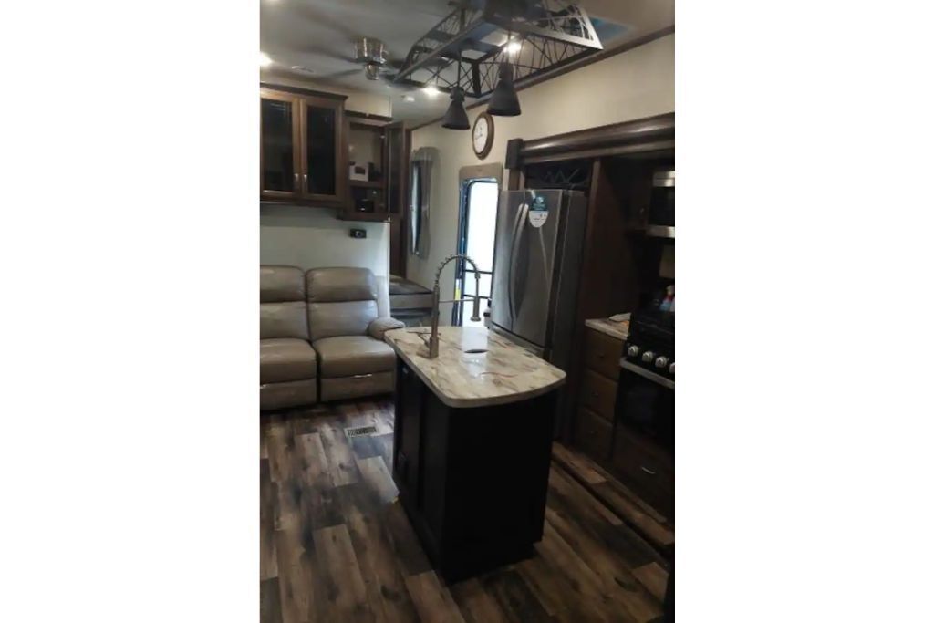 Private Luxury 5th Wheel