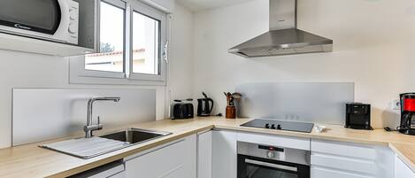 Fridge, microwave, oven, dishwasher