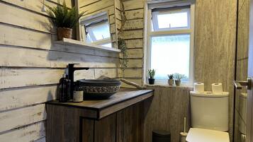 Signature House, Private Bathroom (James' Place @ The Park) | Bathroom