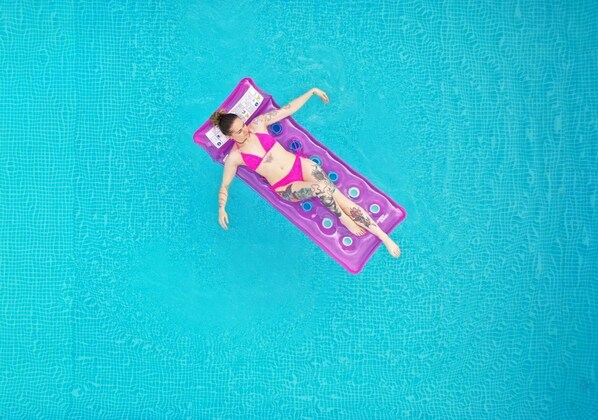 Outdoor pool, a heated pool