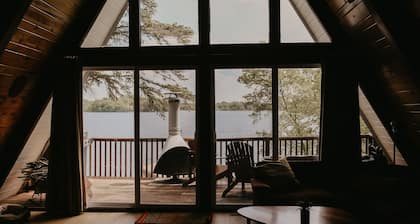 Step Back in Time: Cozy Lakeside Retreat Vintage A-Frame Cabin on Horseshoe Lake