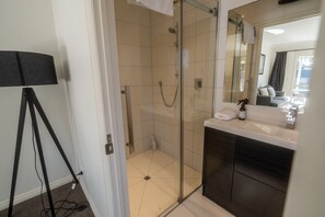 Towels - Stunning & Spacious on Irishman (Twizel)