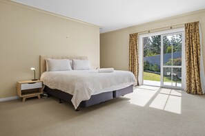 4 bedrooms, free WiFi, bed sheets - Stunning & Spacious on Irishman (Twizel)